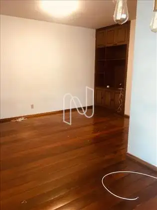 Sala para dois ambientes de outro ângulo 
