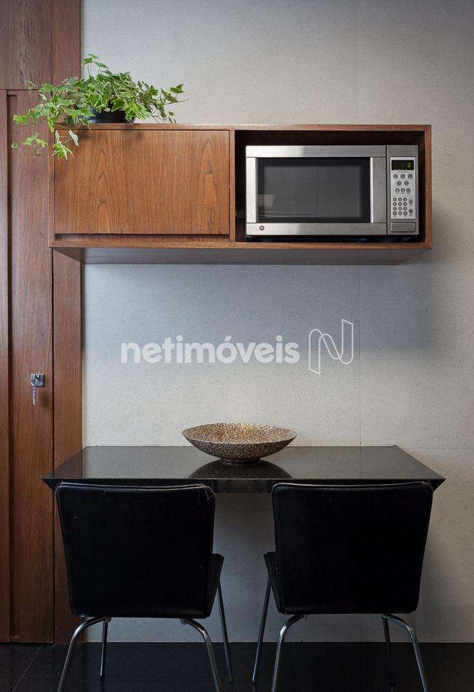 Cozinha ainda por outro ângulo