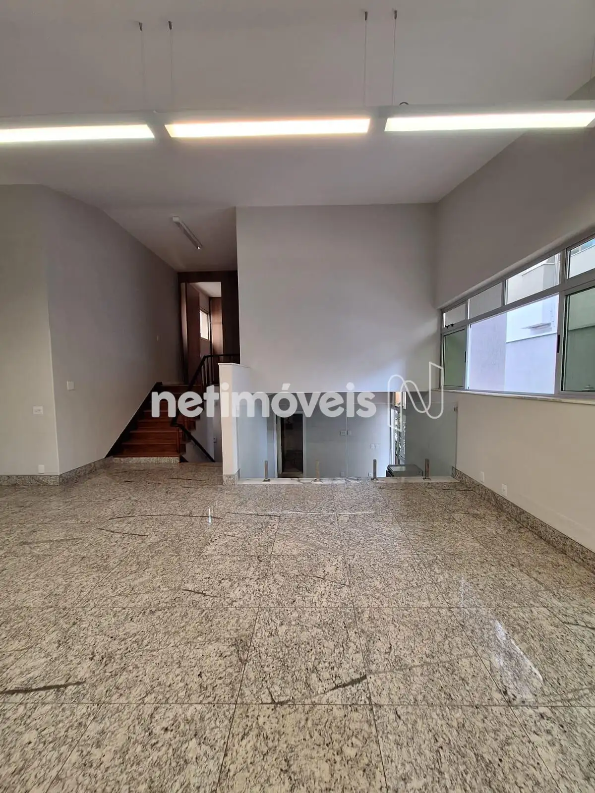 Sala com acesso para os quartos
