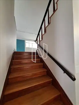 Escadaria de acesso interno 