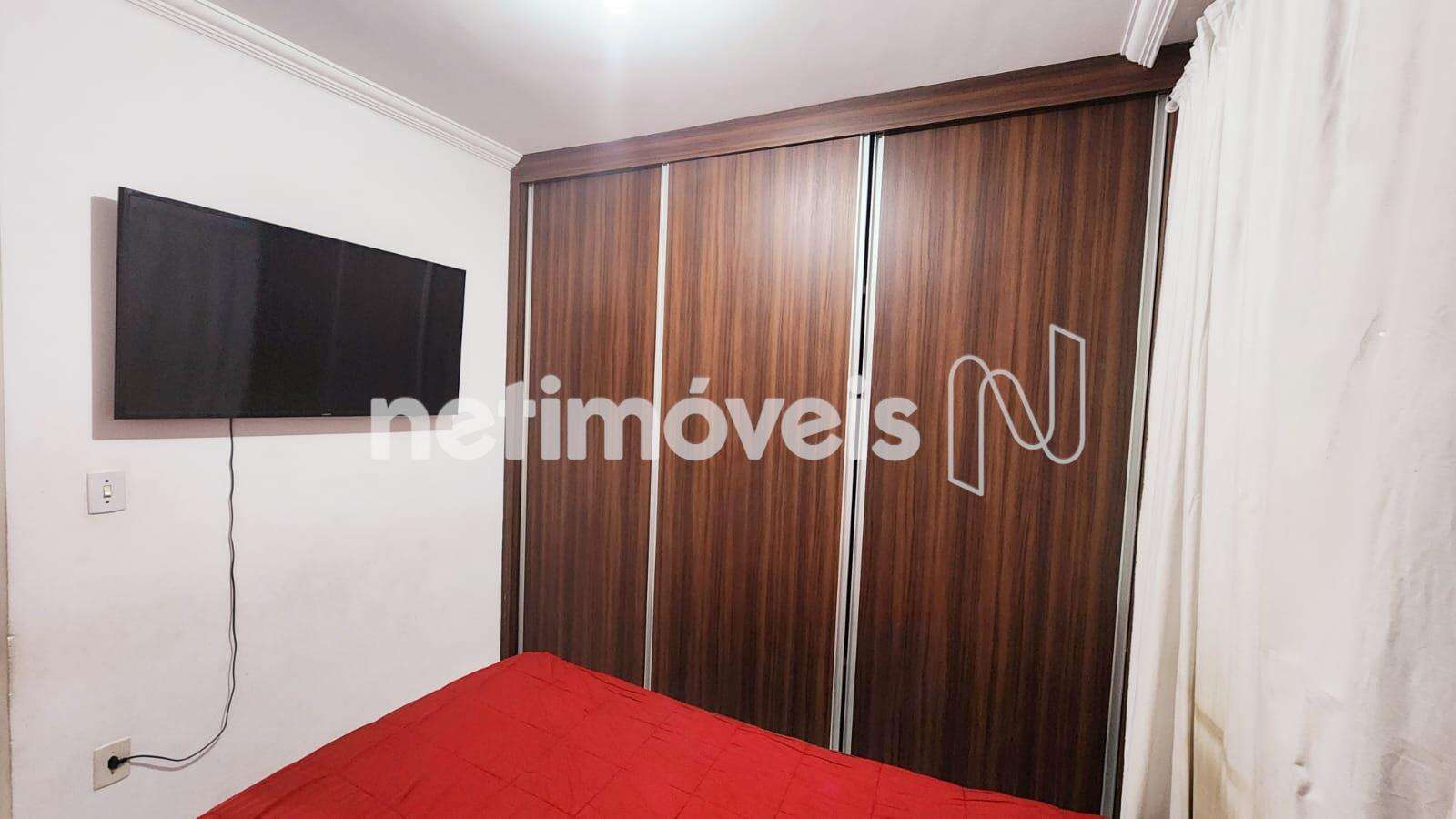 Quarto com armário no 2º piso