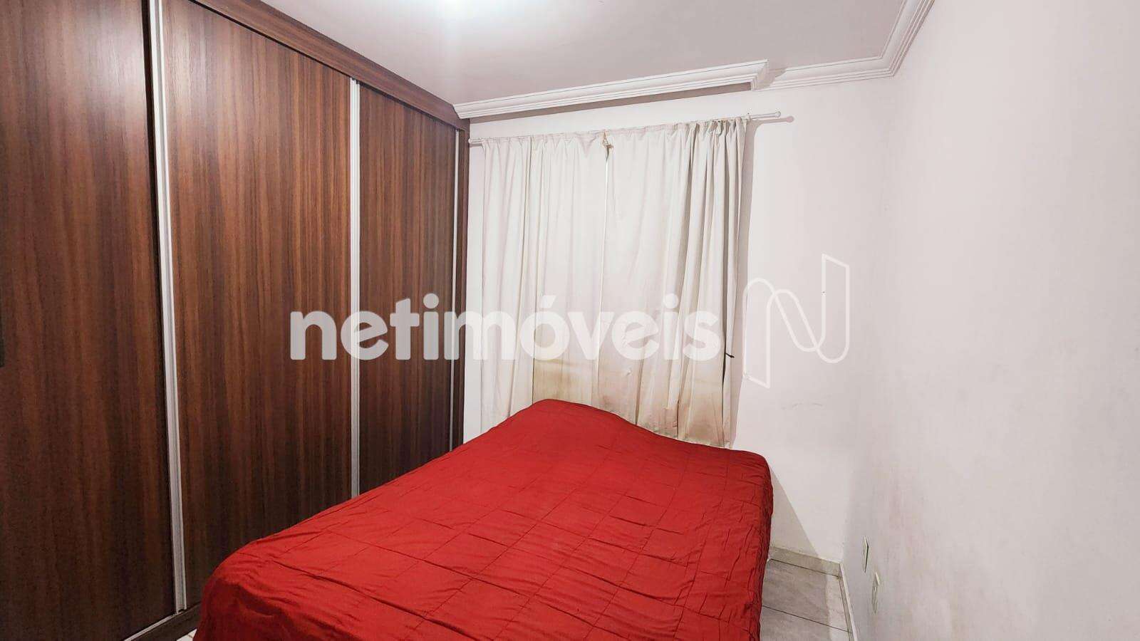 Quarto com armário no 2º piso