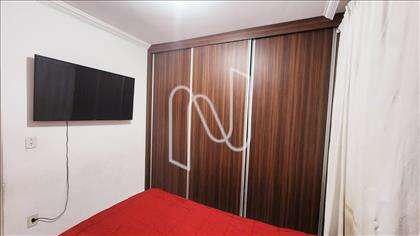 Quarto com armário no 2º piso 