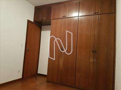 Quarto com ármário
