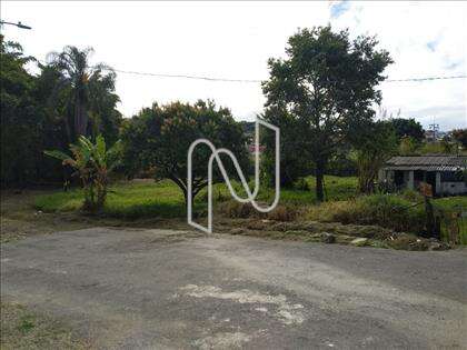 Rua plana e lote plano