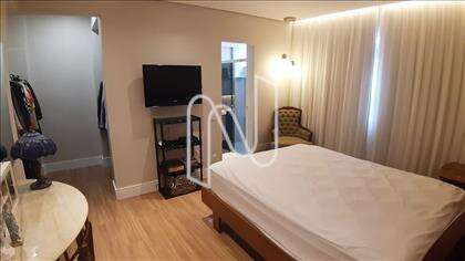 Quarto 2 (suíte)
