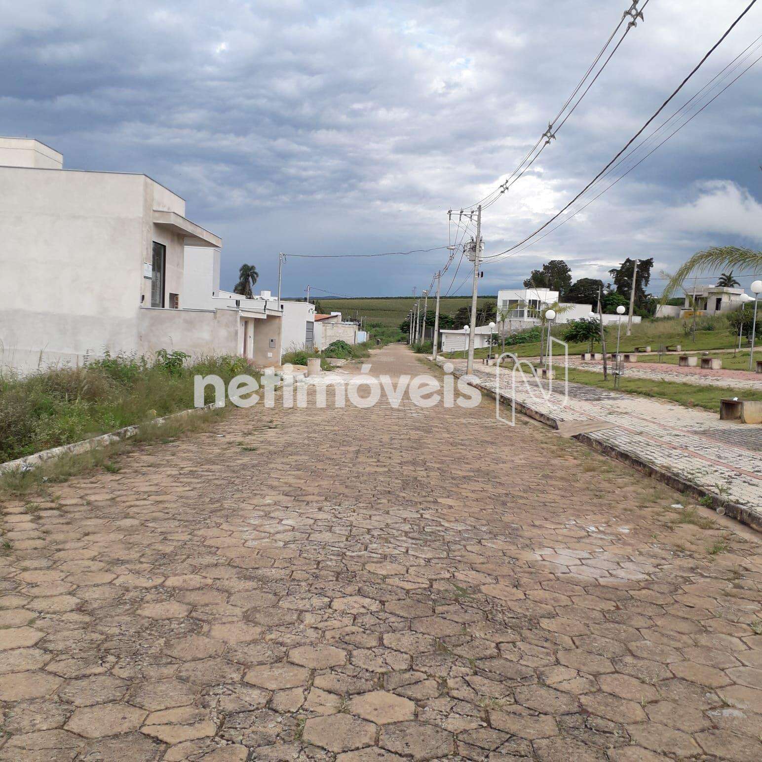 Ruas e casas do bairro