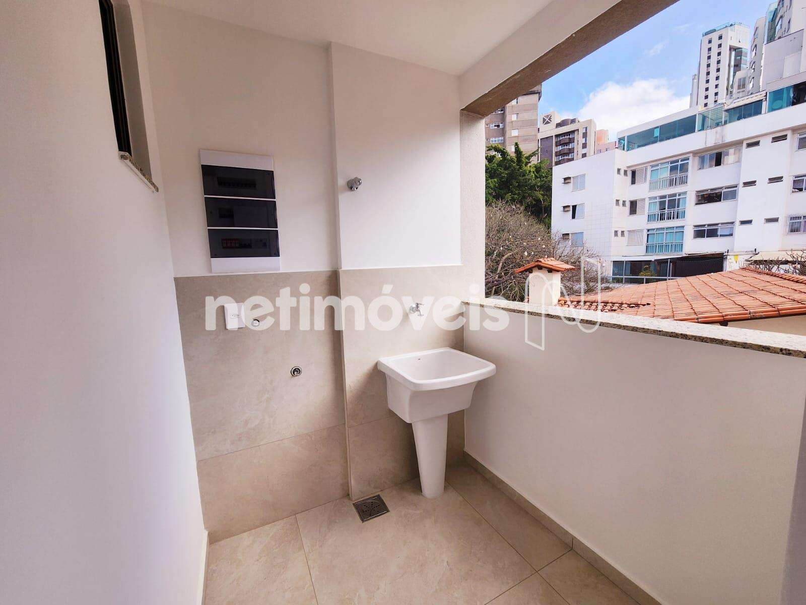 Área de serviço separada da cozinha
