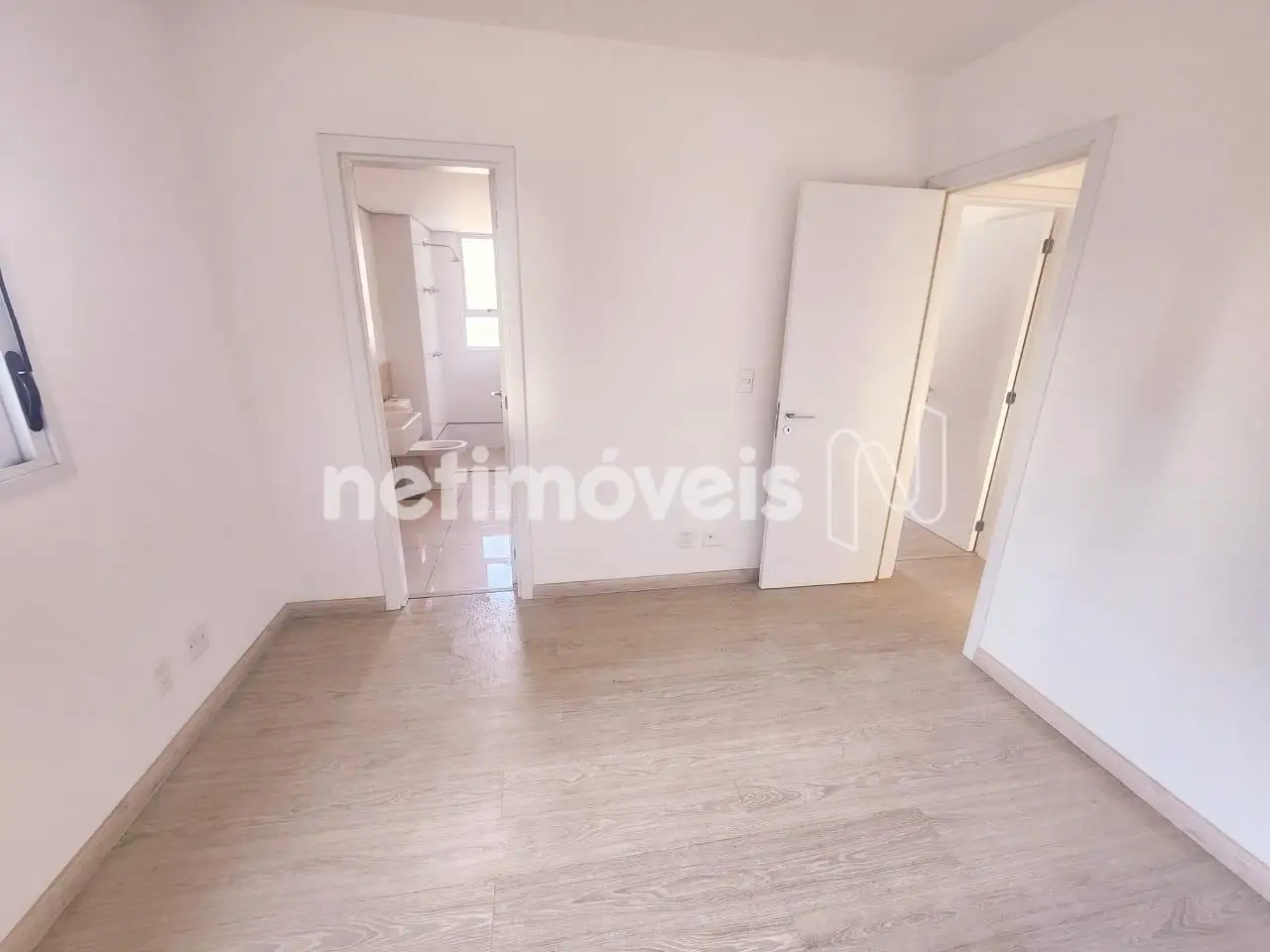 Quarto 1 semi-suíte