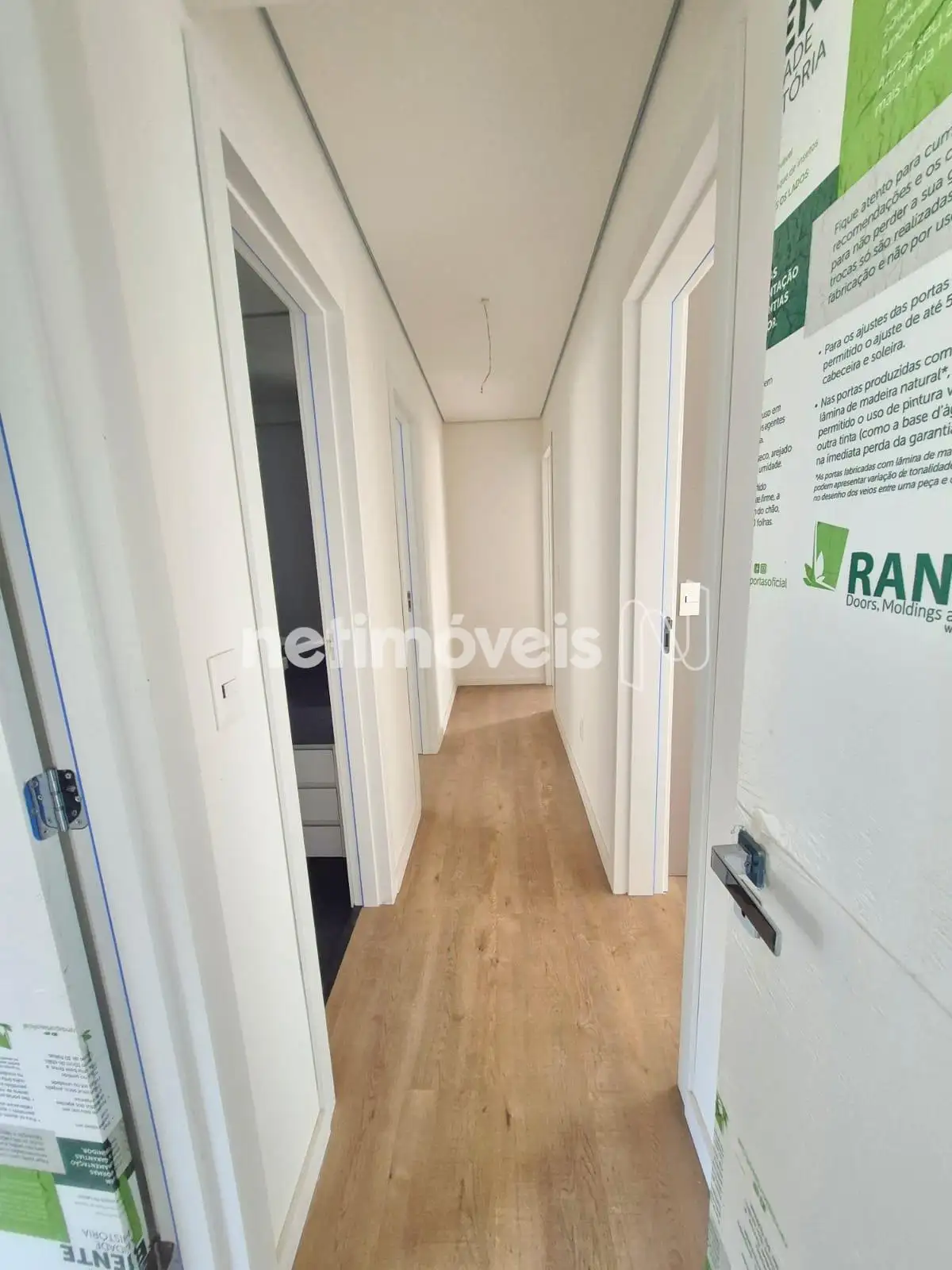 Corredor de circulação do apartamento