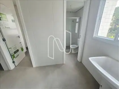 Área de serviço e banheiro de serviço