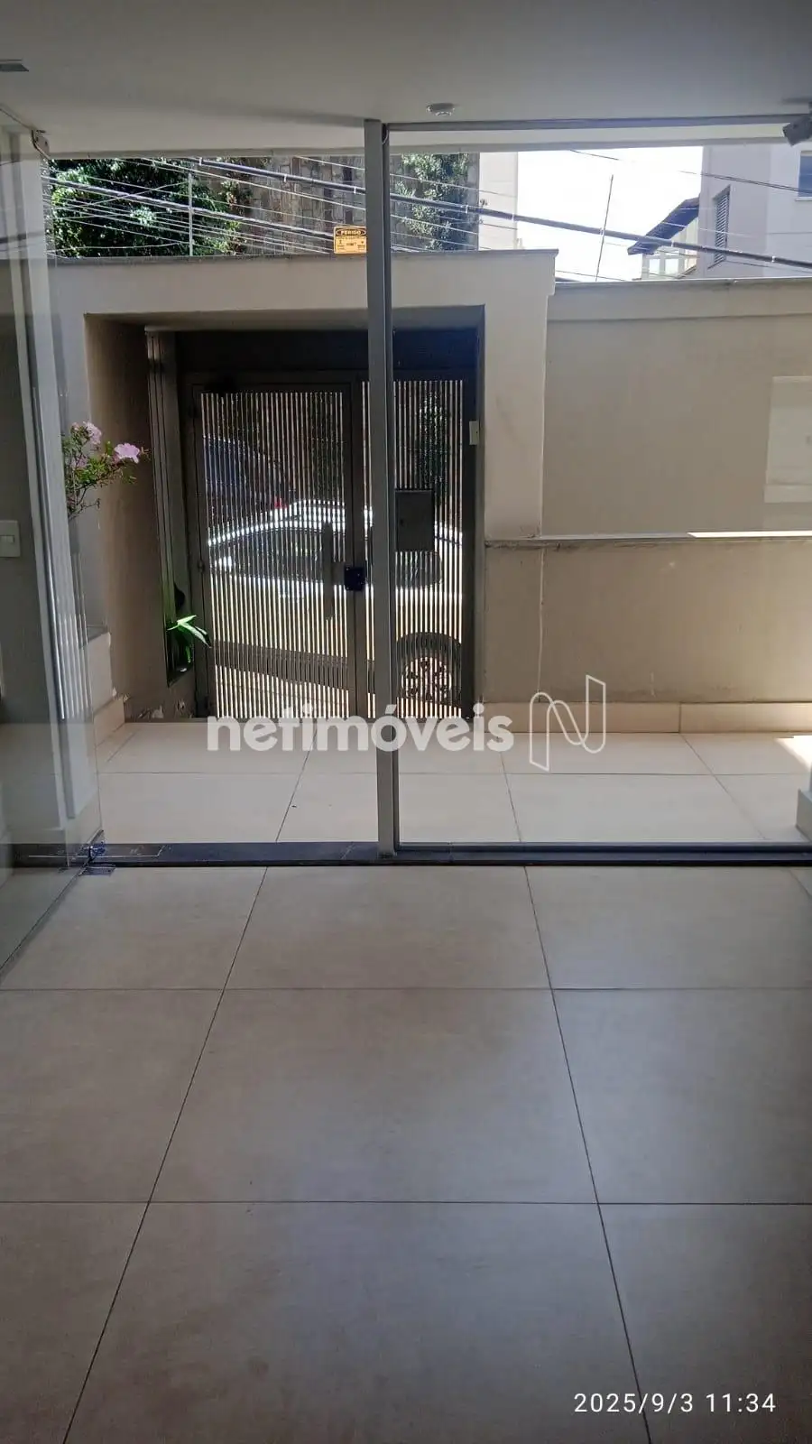 Vista entrada do prédio