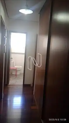 Outra vista corredor área intima rouparia