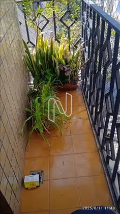 Varanda no primeiro quarto.