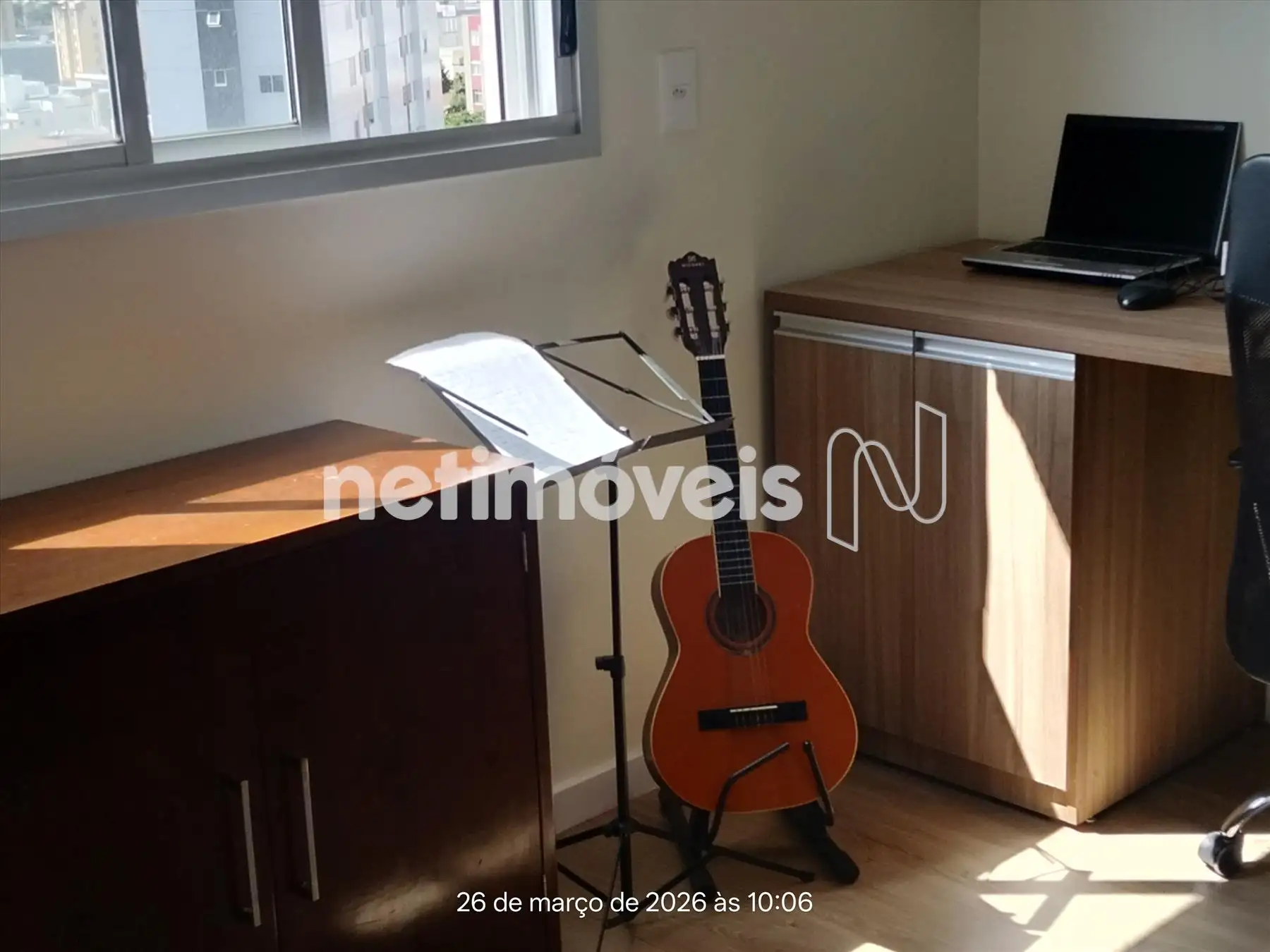 Outro ângulo terceiro quarto.