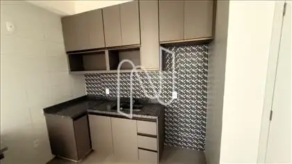  Cozinha com fina marcenaria