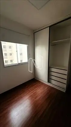  Quarto com armários