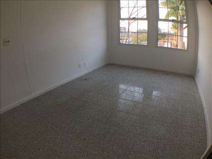 Piso frio granito nas salas 