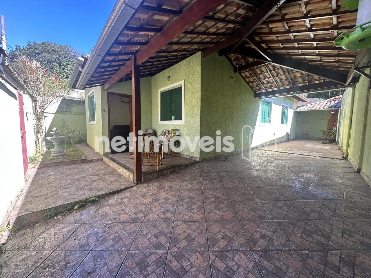 Casa para comprar com 156 m², 3 quartos, 1 banheiro, 3 vagas em Rua Água Comprida, Jardim Leblon, Belo Horizonte