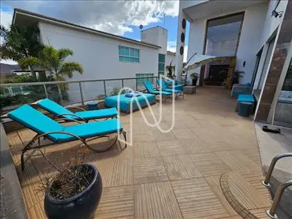 Área de lazer com piscina