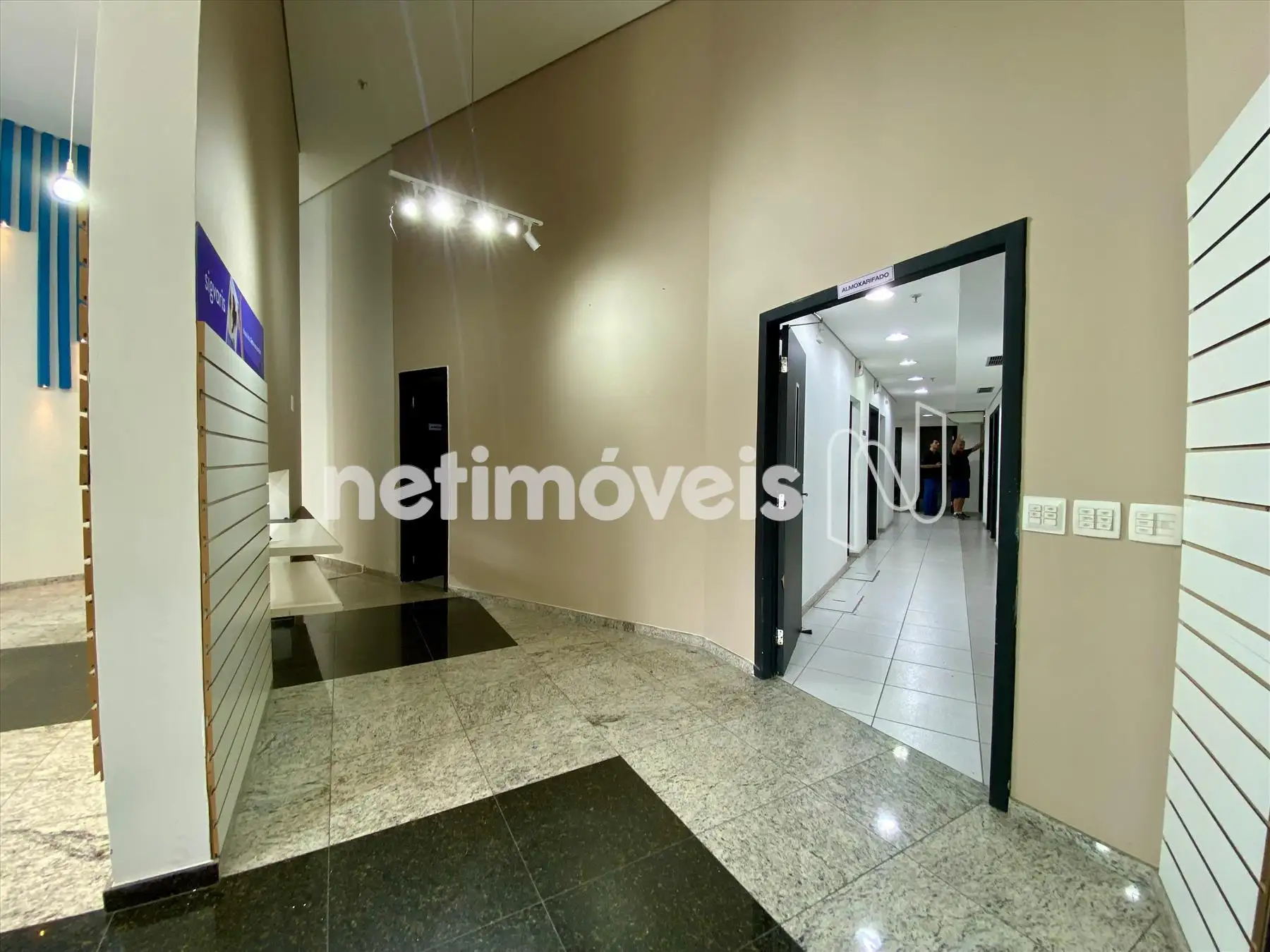 Loja-Comercial-Funcionários