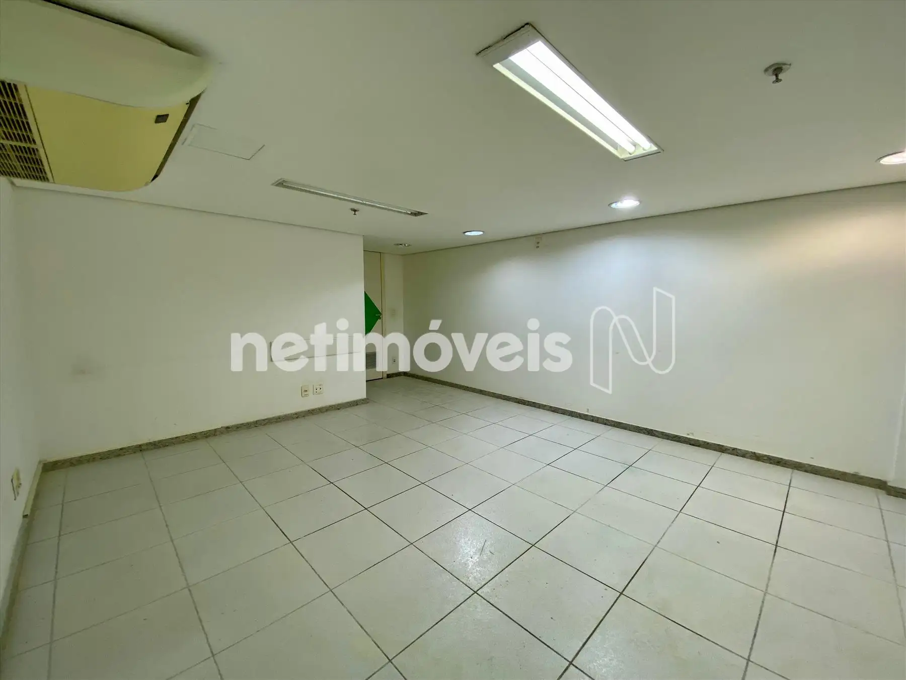 Loja-Comercial-Funcionários