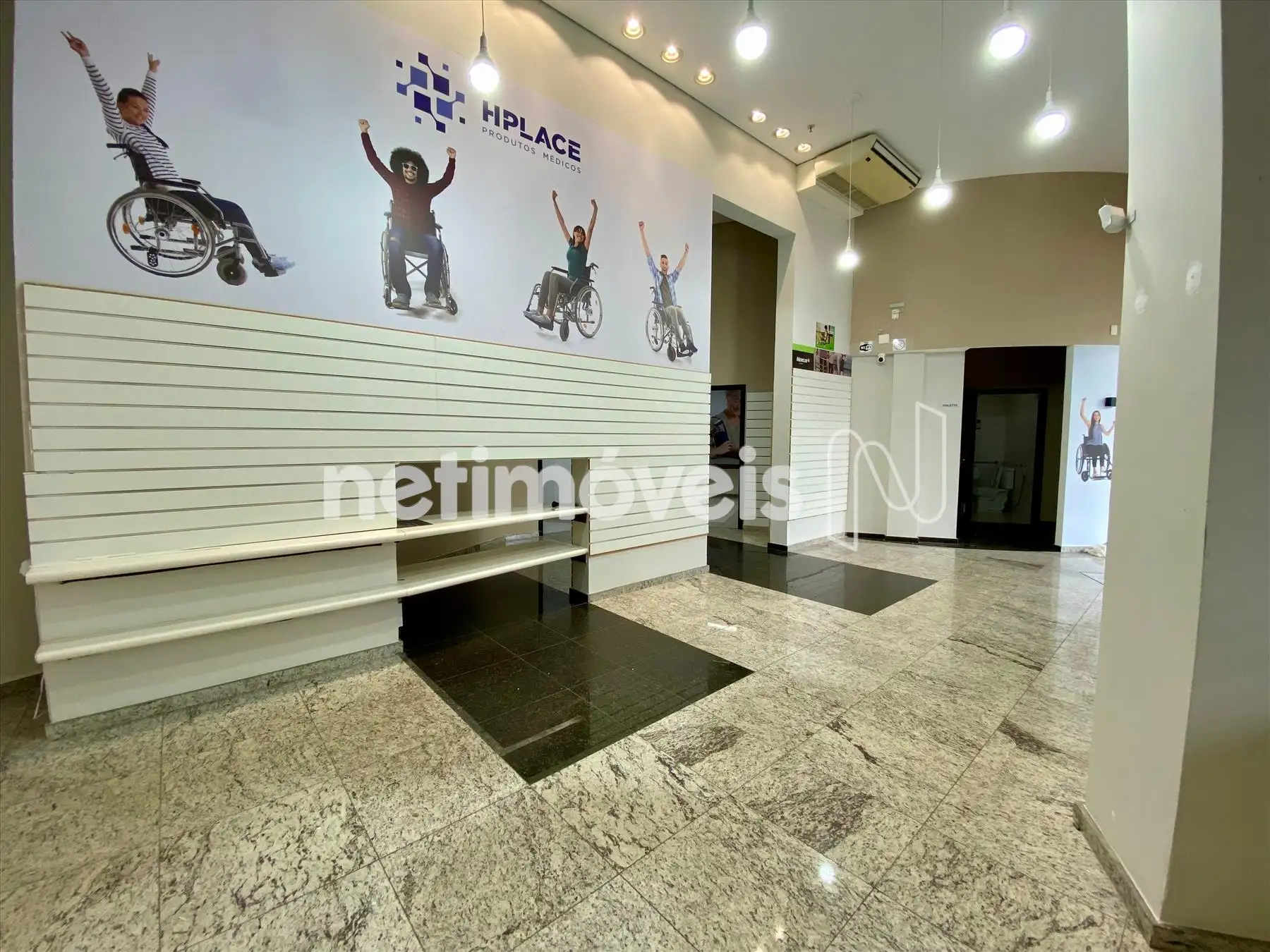 Loja-Comercial-Funcionários