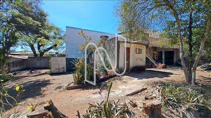 Casas antigas no local