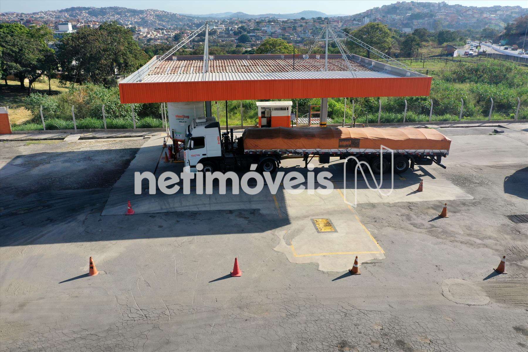 Espaço para abastecimento próprio 