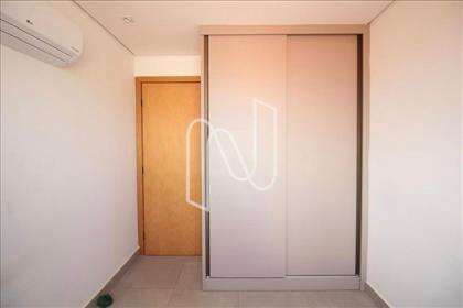 Quarto com armário