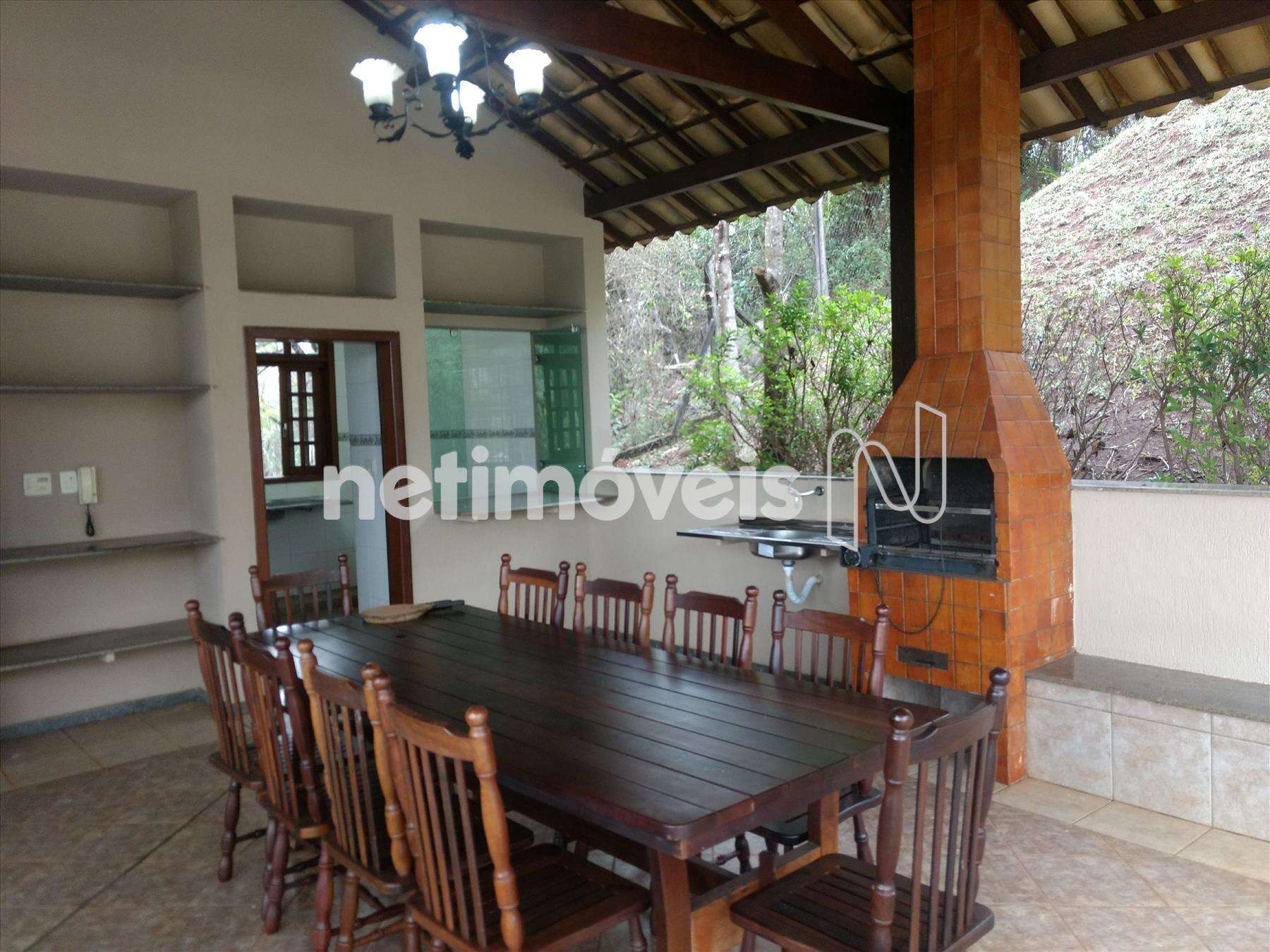 Espaço gourmet com churrasqueira