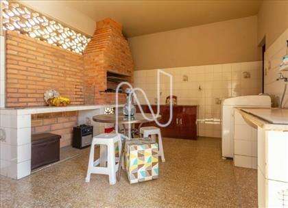 Espaço gourmet com churrasqueira 