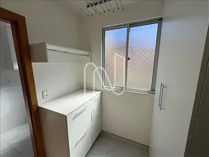 Área de serviço com armários