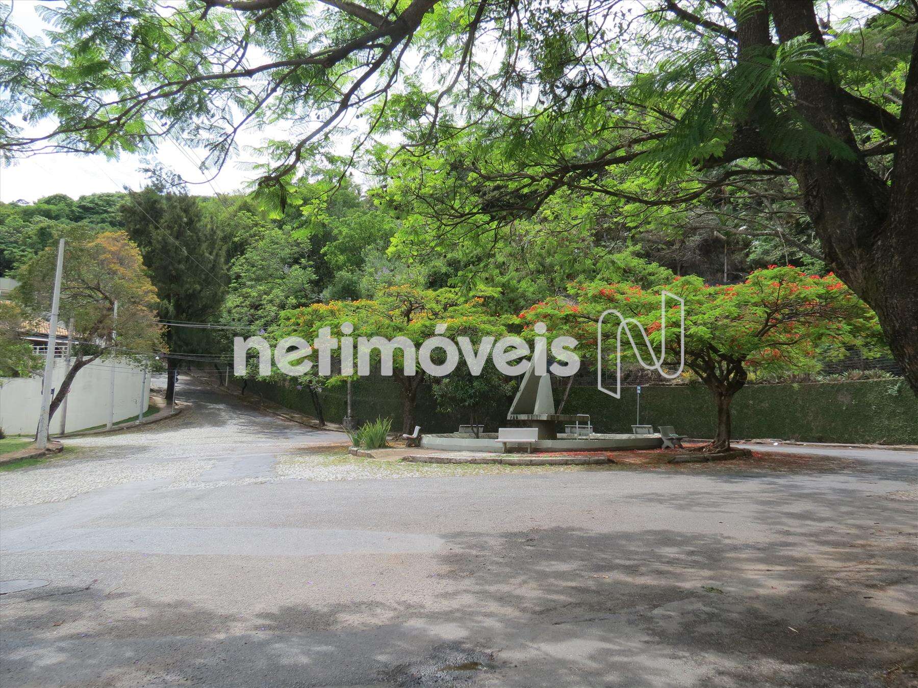 a 10 metros Praça Manoel Machado Lopes Coelho