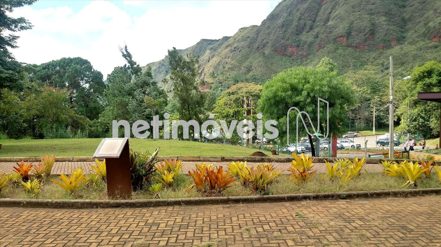 próximo ao parque da Serra do Curral.