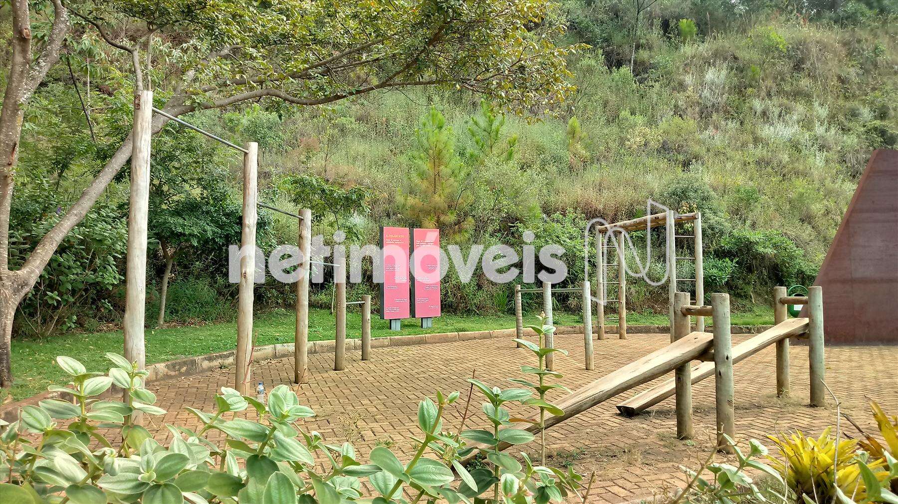 próximo ao Parque da Serra do Curral.