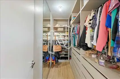  Closet