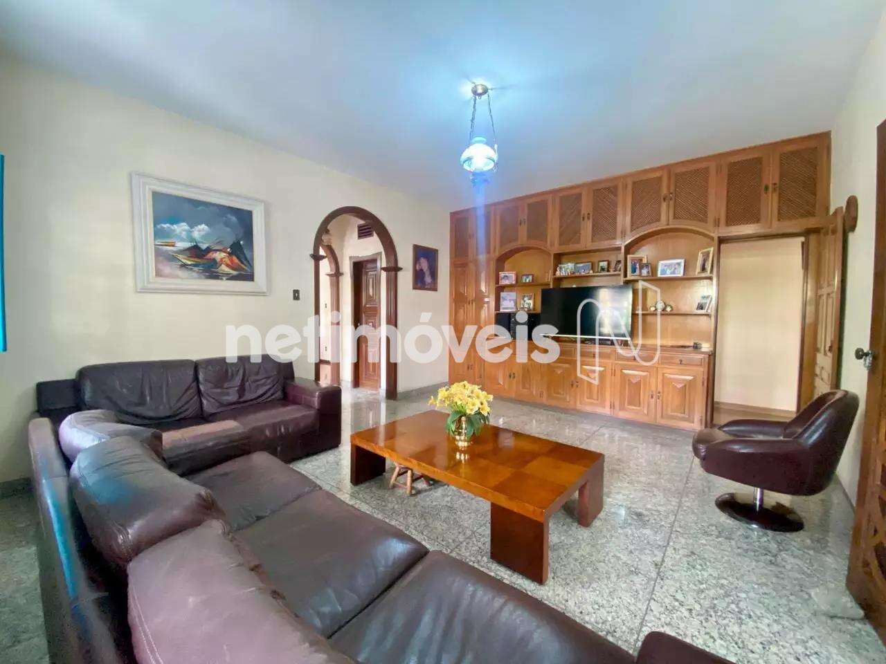 Casa para comprar com 447 m², 3 quartos, 6 banheiros, 10 vagas em Rua Irmã Eufêmia, Santa Rosa, Belo Horizonte