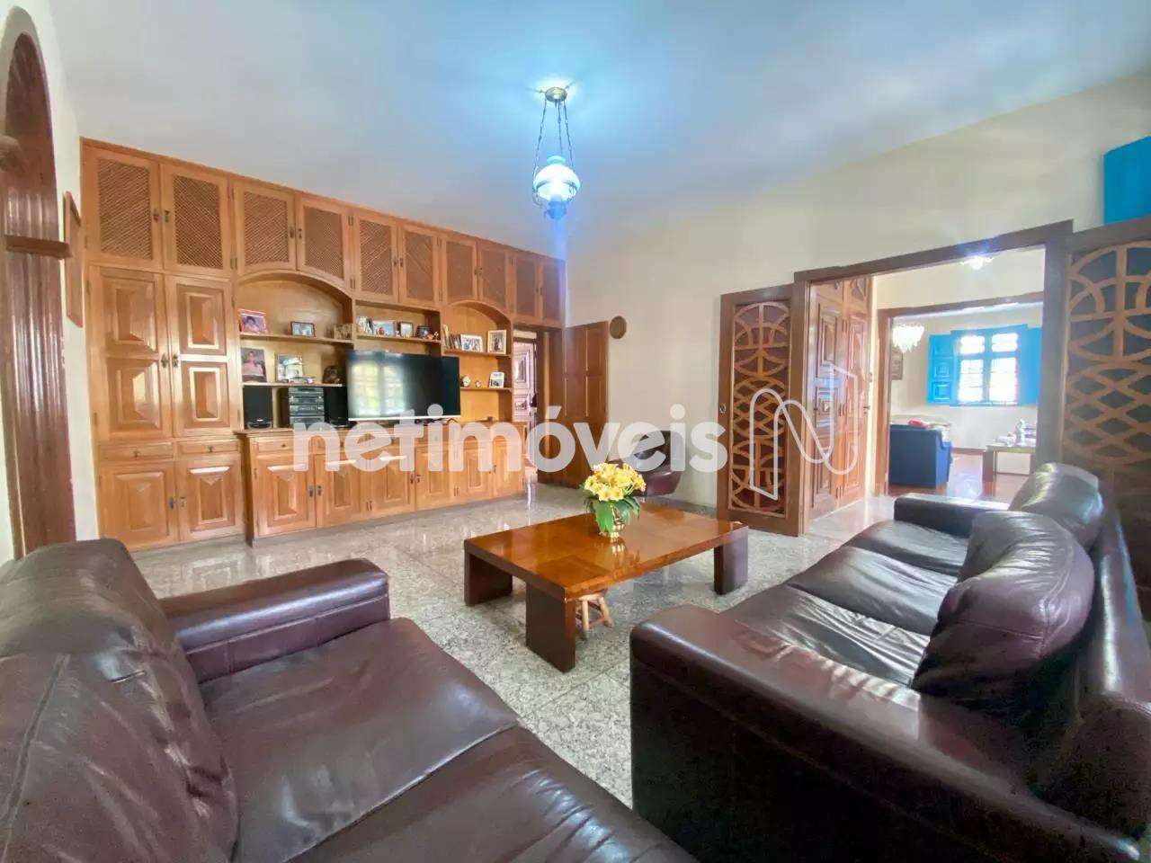 Casa para comprar com 447 m², 3 quartos, 6 banheiros, 10 vagas em Rua Irmã Eufêmia, Santa Rosa, Belo Horizonte