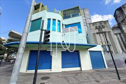 Lojão e Acesso pela Praça Raul Soares 