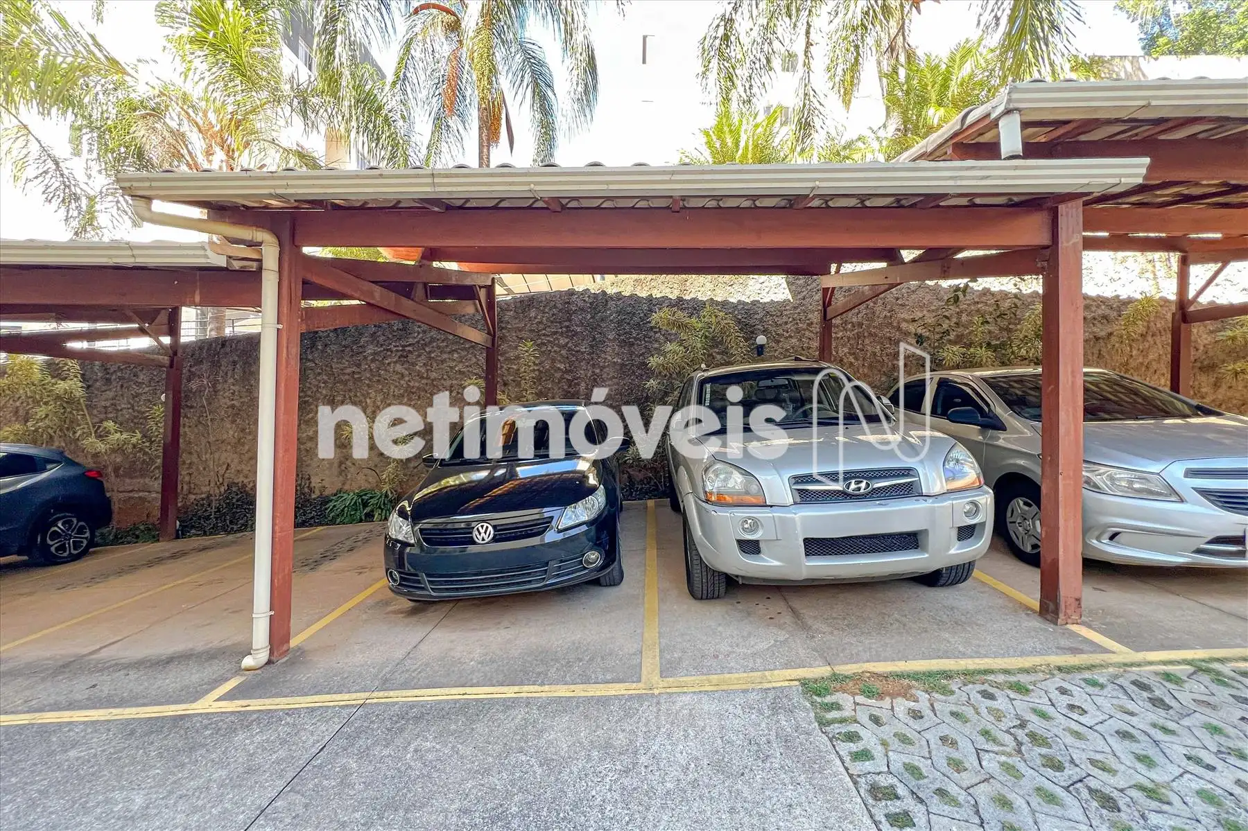 Vagas de garagem: Paralelas e cobertas