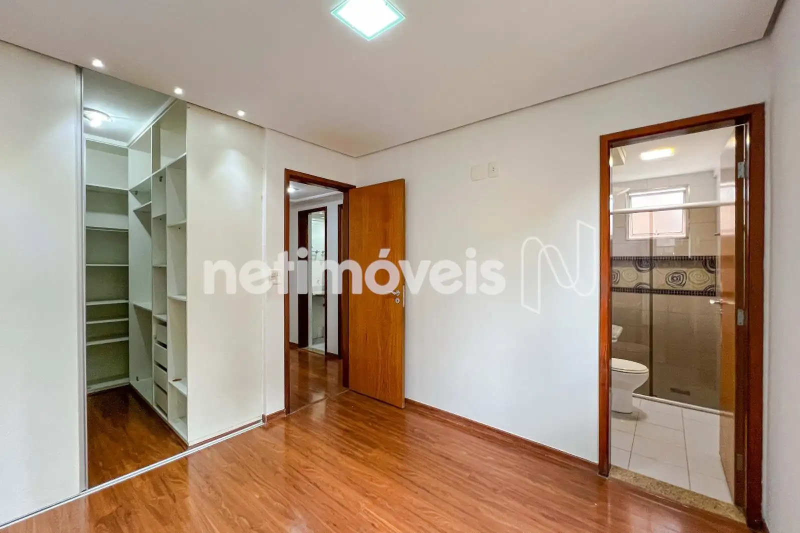 Quarto 01 - Suíte e Closet