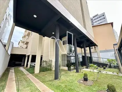 Entrada com Jardins
