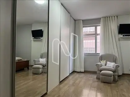 entrada da Suíte do casal com closet