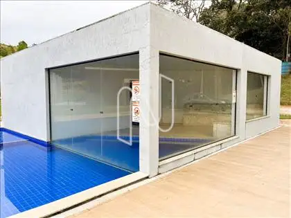 Piscina com acesso a Sauna 