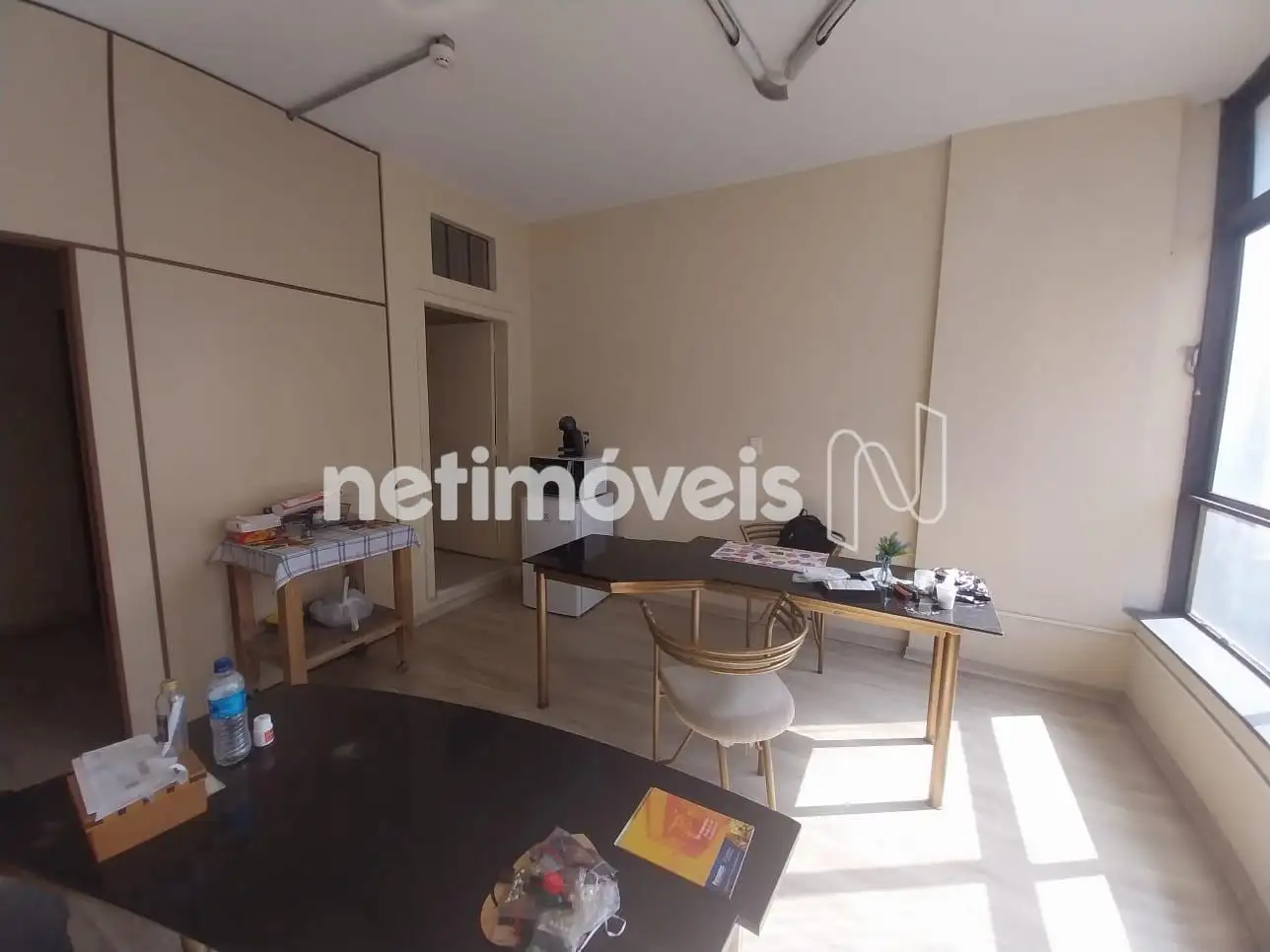 vista lateral da sala