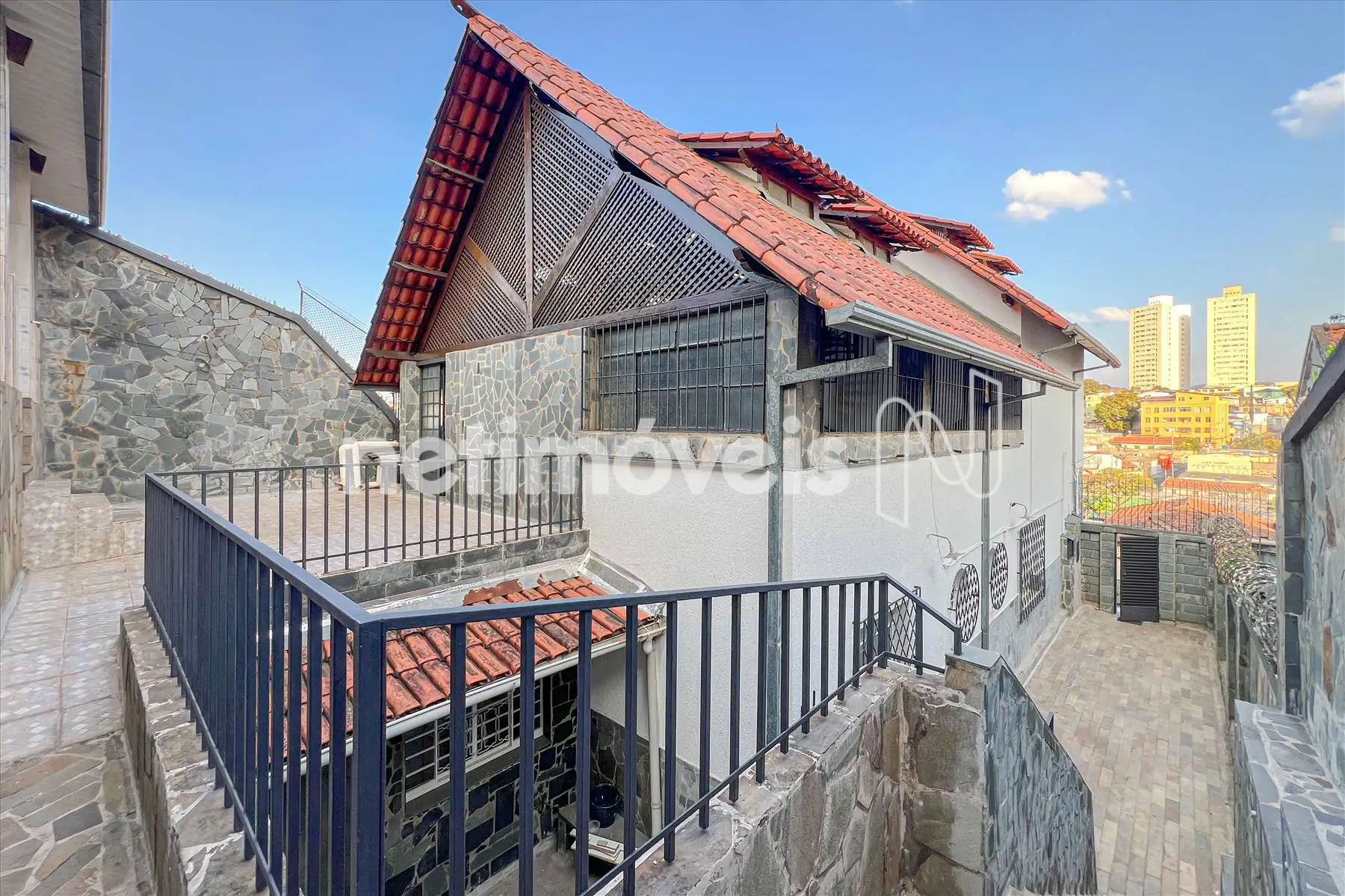 Casa com 4 quartos — Caiçaras, Belo Horizonte