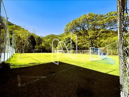 Campo de Futebol e Lazer Completo 