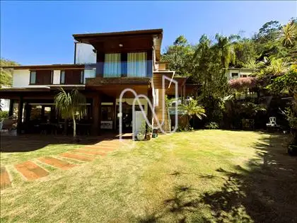 Casa próxima a área de lazer do condomínio 