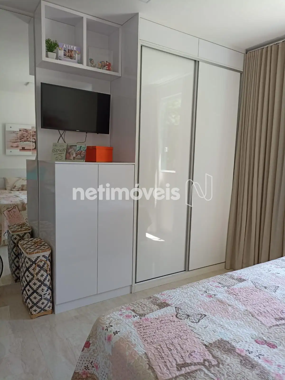 Quarto suíte vista armário